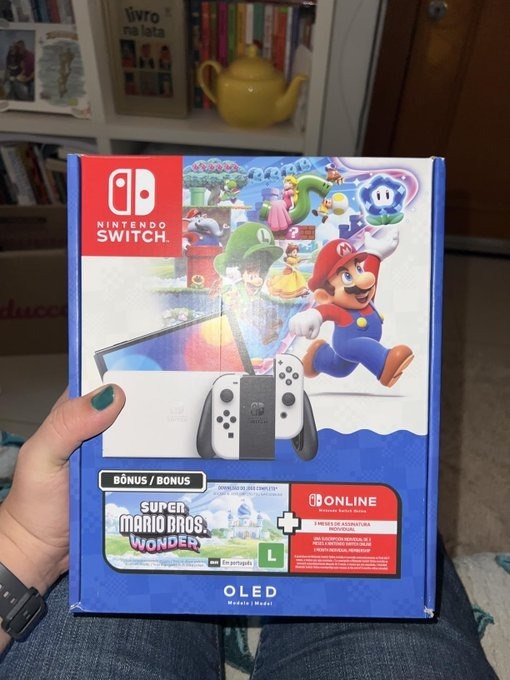 NINTENDO SWITCH OLED + SUPER MARIO BROS. WONDER
