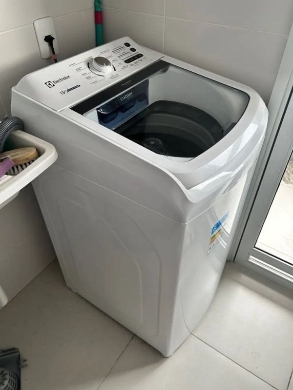 Máquina de Lavar 17kg Electrolux Essential Care Cesto Inox Jet&Clean Ultra Filter LED17
