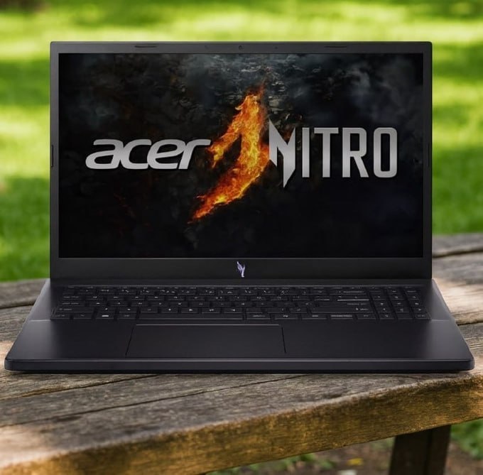 Notebook Gamer Acer Nitro V15 ANV15-41-R6J0 AMD Ryzen™ 7 7735HS 8GB RAM 512GB SSD RTX 4050 Linux 15.6”