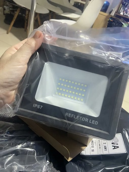 Kits com 4 Refletores Super Led 200W Prova D'água Bivolt + Frete Grátis