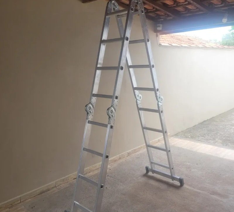 Escada Articulada 4x4 Em Alumínio 16 Degraus 4,48m - Reisam
