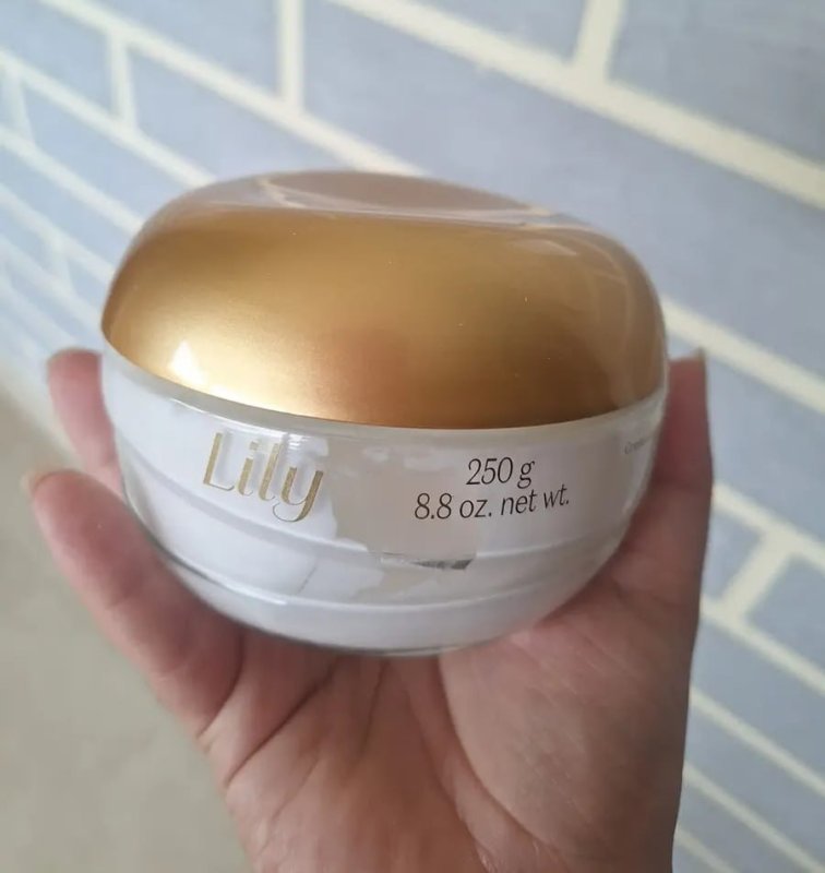 Creme Acetinado Hidratante Corporal Lily O Boticário 250g