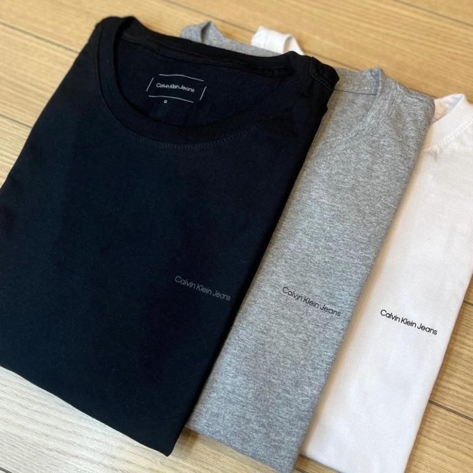 Kit com 3 Camisetas Calvin Klein