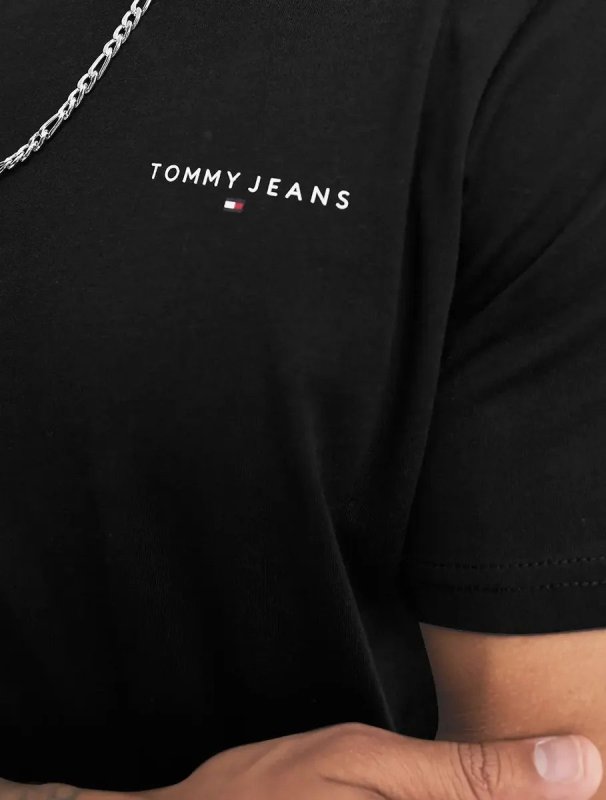 Camiseta Tommy Jeans Masculina Slim Linear Chest Preta