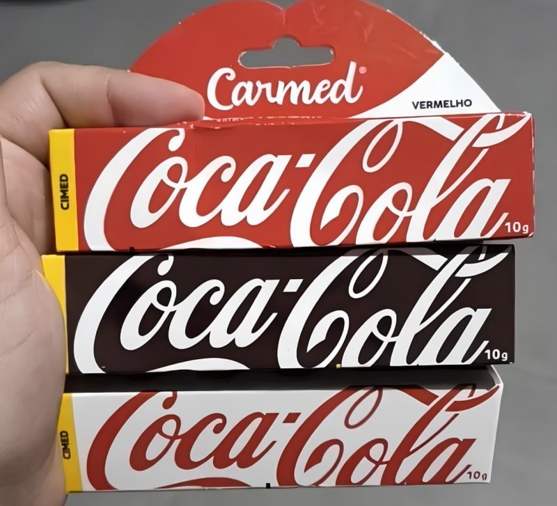 Kit 3 und Hidratante Labial Carmed Coca-Cola 10GB