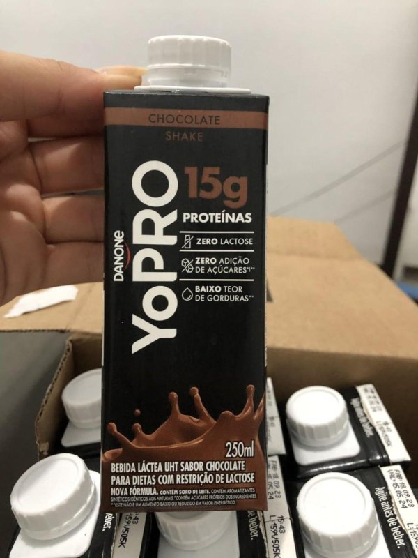 YoPRO Bebida Láctea UHT Chocolate Pack com 12 Unidades de 250ml