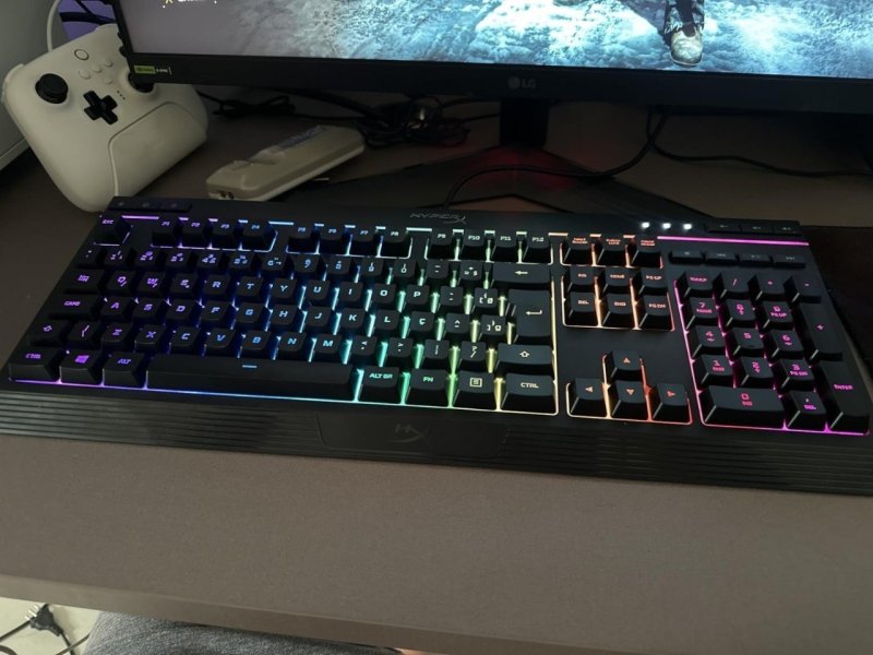 Teclado Gamer HyperX Alloy Core RGB, ABNT2, PRETO