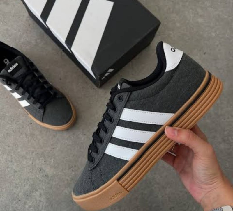 Tênis Daily 4.0 adidas