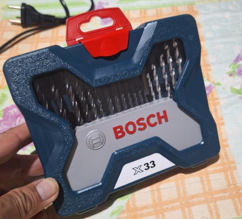 Bosch Kit de Pontas e Brocas X-Line 33 pçs