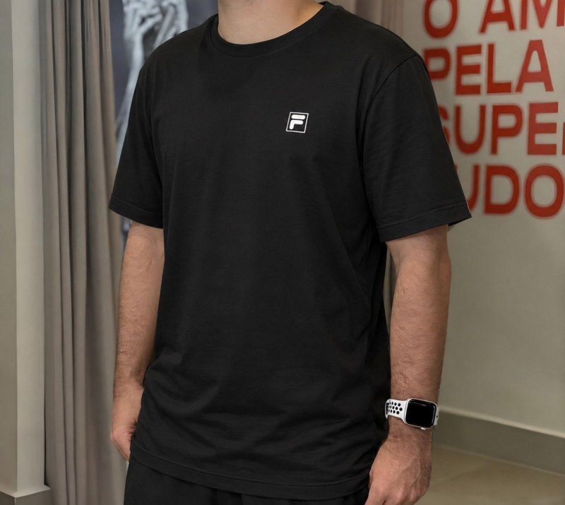 Camiseta Fila Comfort Classic Logo Preta E Branca