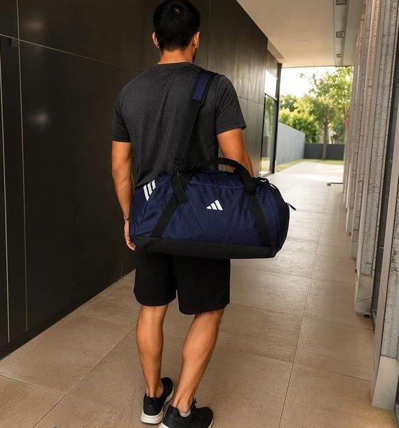 Mala Média Duffle Tiro adidas Azul-marinho Lisa Níquel Preto