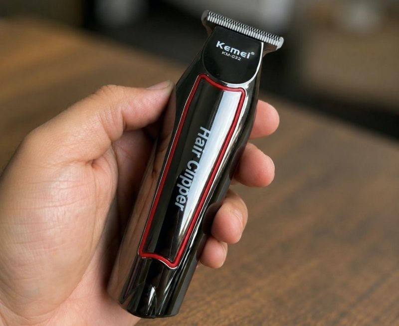 Maquina Acabamento Cortar Cabelo Barba E Pelos Kemei 032 + Frete Grátis