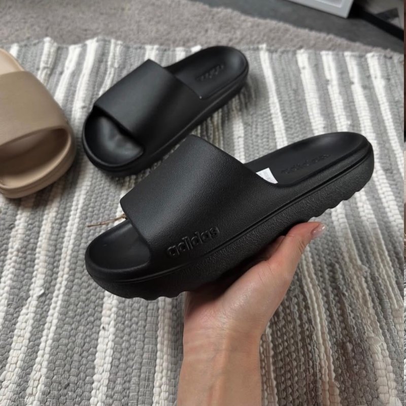 Chinelo Adilette Lumia adidas Preto