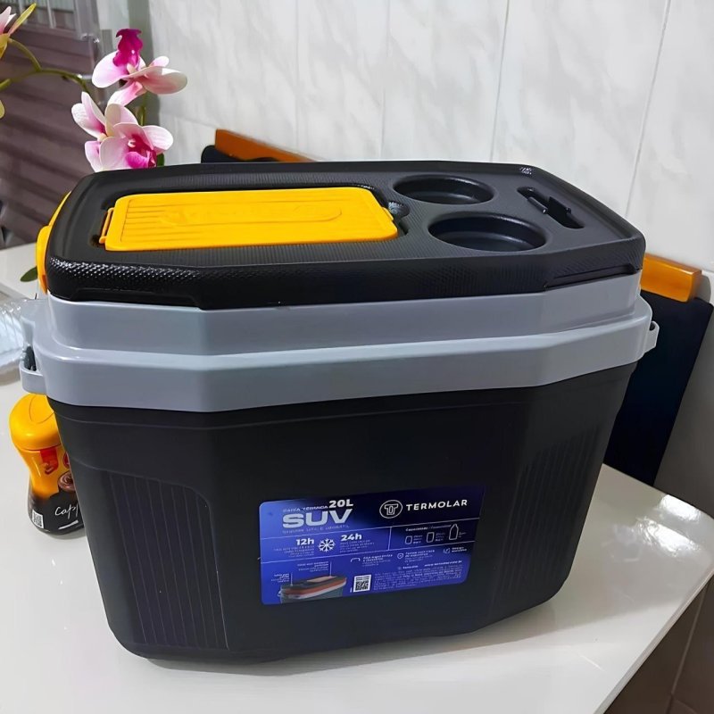 Caixa Termica Suv Cooler Com Alça 20 Litros Praia Pesca Camping Cor Preto E Amarelo Termolar