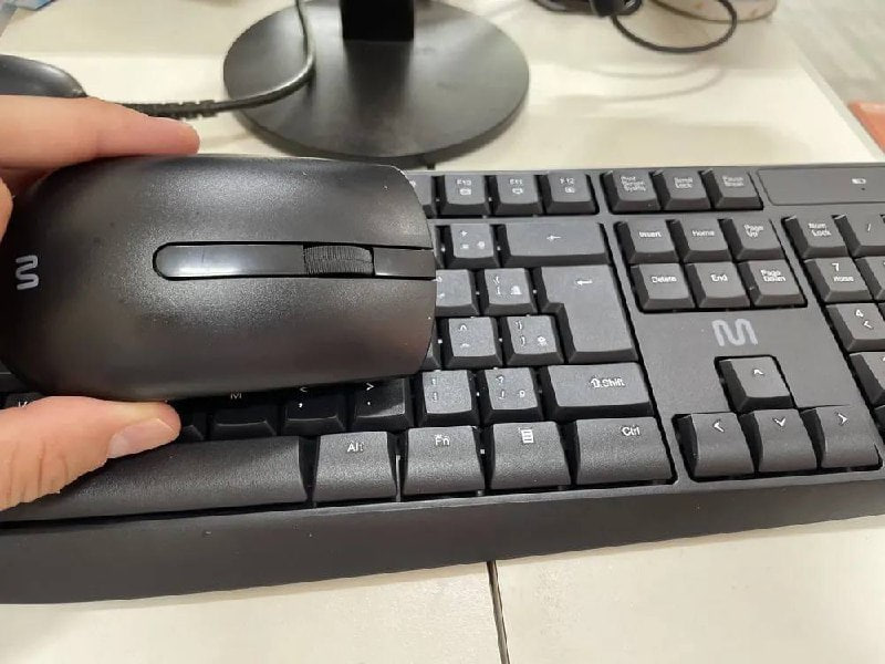 Kit Teclado e Mouse Sem Fio Slim Multilaser TC270