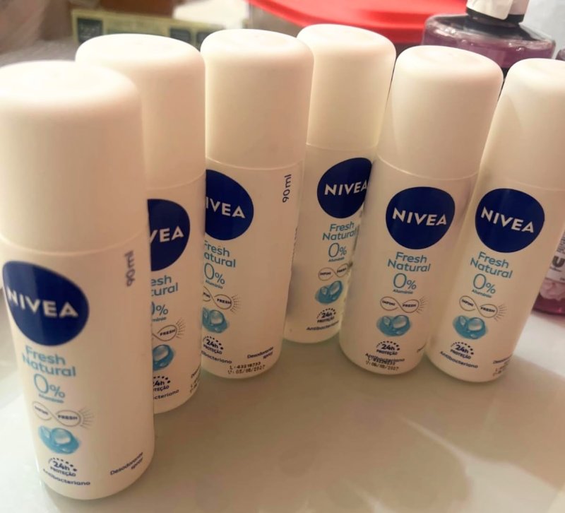 NIVEA Desodorante Spray Fresh Natural 90ml, Proteção 24h, Contra Odores, Antibacteriano, Frescor Suave