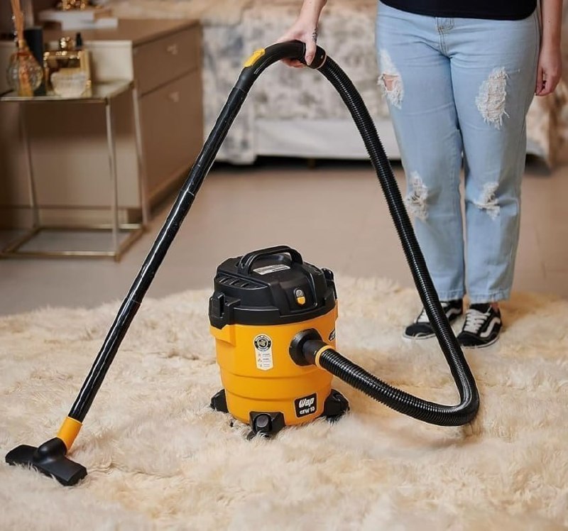 Aspirador de Pó e Água Wap 1400W 10L 110/220v