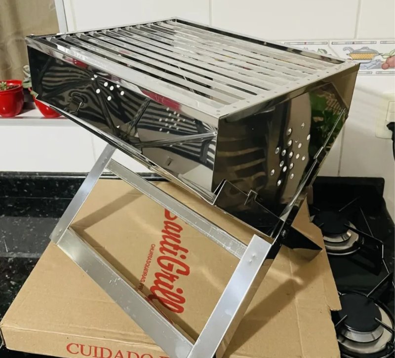 Churrasqueira De Inox Dobrável Portátil A Carvão - Maleta
