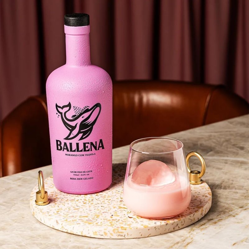 LICOR BALLENA GARRAFA 750ML