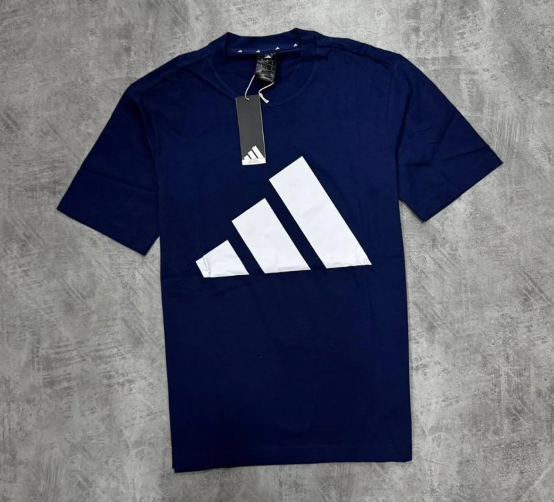 Camiseta Essentials Big Logo adidas