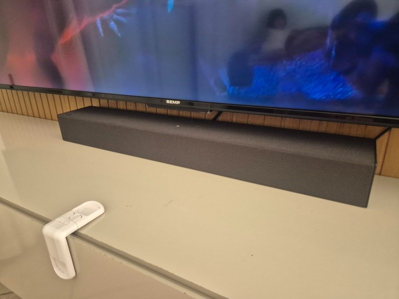 Soundbar Samsung HW-B400F 2.0 Canais Bluetooth Subwoofer Integrado HDMI ARC