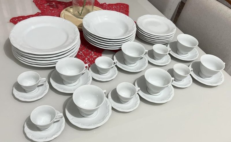 Serviço de Jantar Chá Café 42 peças em Porcelana
