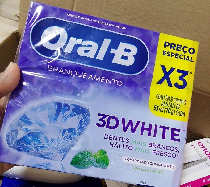 Pack 03 un. Creme Dental Clareador Oral-B 3D White Brilliant 70g