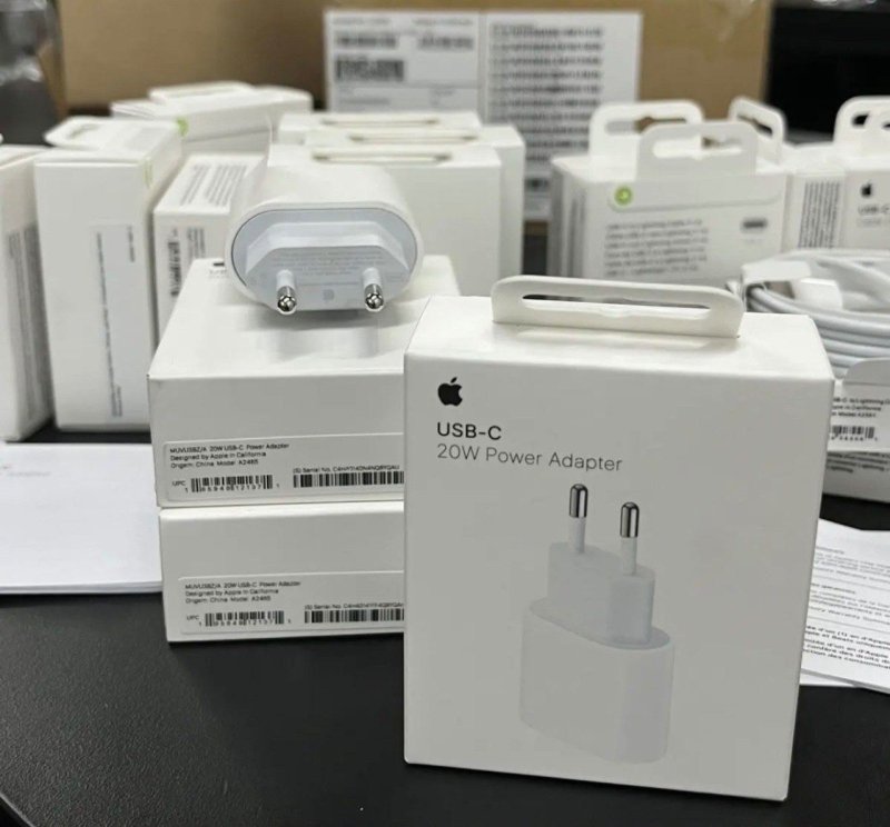 Carregador Adaptador Usb-c De 20w para iPhone Apple Branco A2465