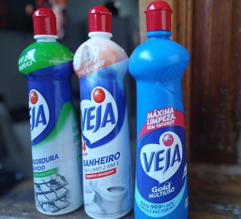 Kit Veja - 1 Limpador Multiuso Original 500ml + 1 Limpador Cozinha Desengordurante Limão 500ml + 1 Limpador Banheiro Tira Limo 500ml