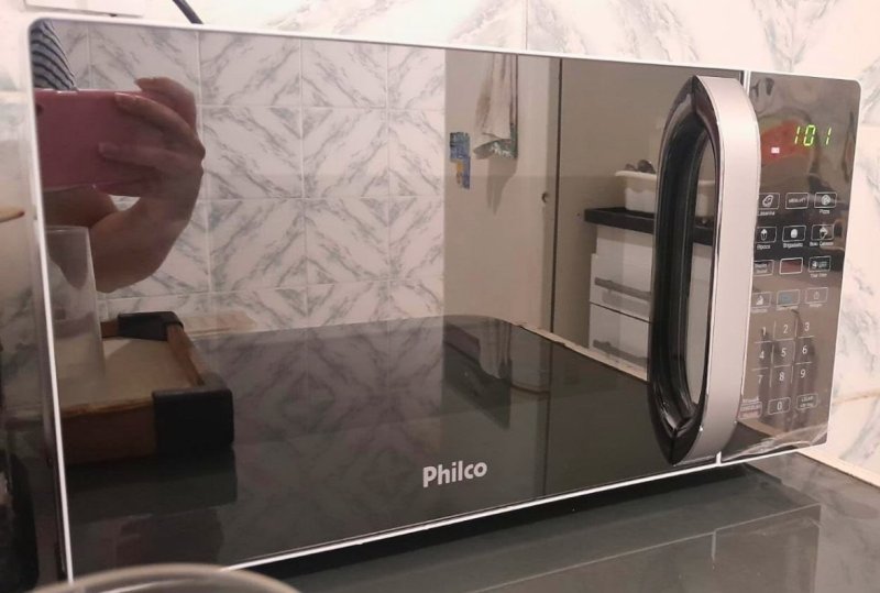Micro-ondas Philco 20L Espelhado Limpa Fácil Menu FIT PMO23E 127V