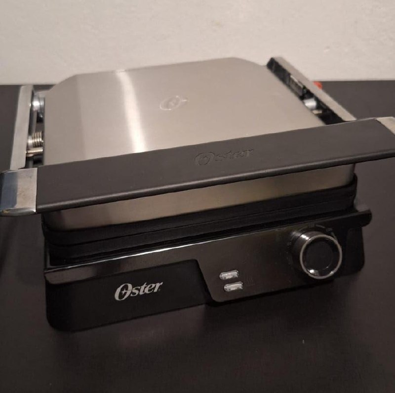 Grill Elétrico Multiuso Inox Oster 2 em 1 - 127V