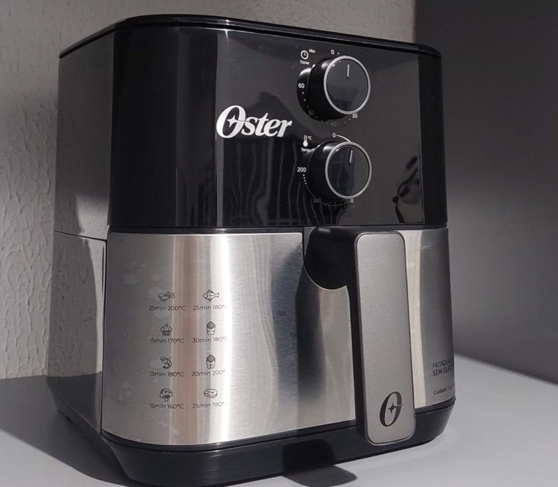 Fritadeira Air Fryer Oster 4.6L