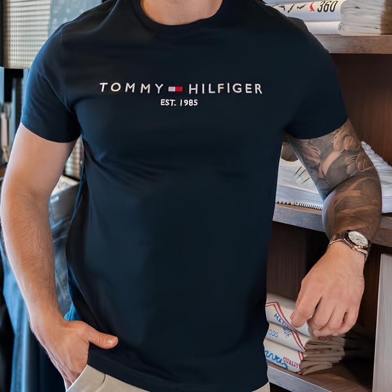 Camiseta Tommy Hilfiger Masculina Logo Tee Preta - Original