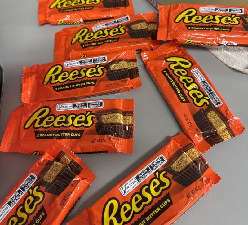 CHOCOLATE REESE'S PEANUT BUTTER CUP