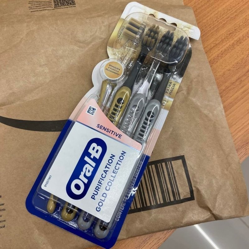 Oral-B Escova de Dente Sensitive Purification Gold Extra Macia 4 Unidades