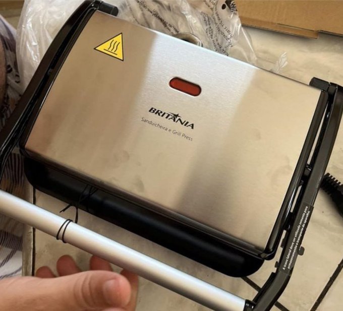 Sanduicheira e Grill Press Britânia, 1 850W, 220V + Frete Grátis