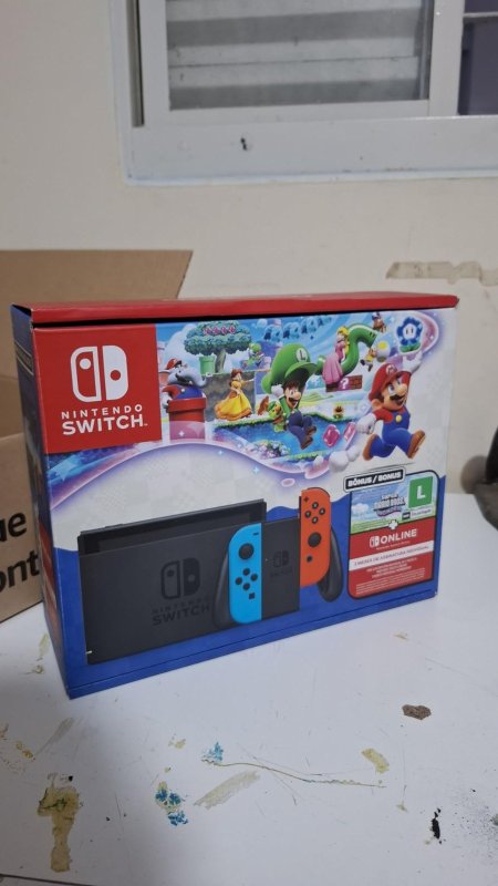 BUNDLE NINTENDO SWITCH + SUPER MARIO BROS. WONDER V2