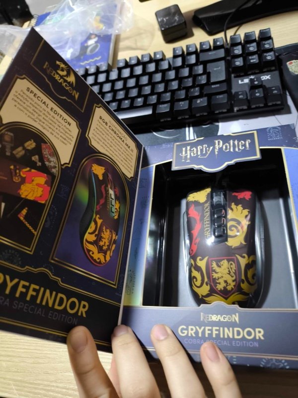 Mouse Gamer Redragon Harry Potter Cobra RGB Special Edition Grifinória Preto e Vermelho PMW3327 12400DPI HP-711G