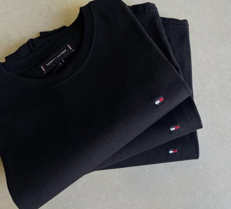 Kit Camisetas Tommy Hilfiger Masculina Essential Preta 3un