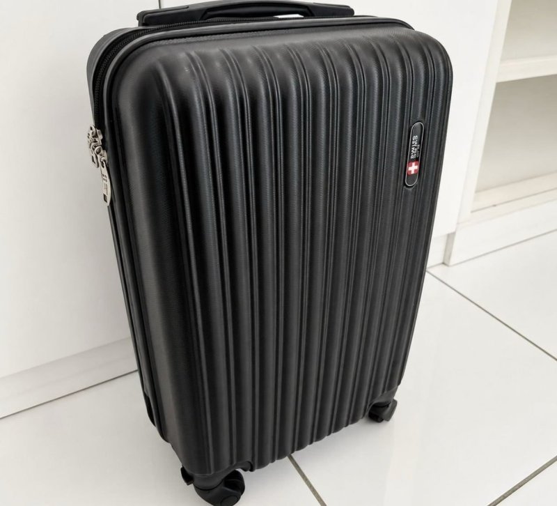 Mala de bordo 10kg pequena Londres Swiss Move Preto