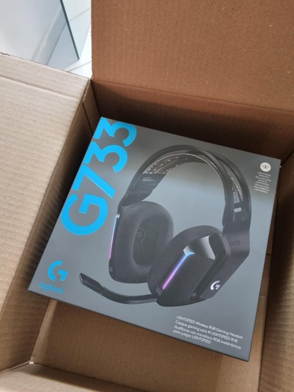 Headset Gamer sem Fio Logitech G733, 7.1 Dolby Surround, RGB LIGHTSYNC, Preto