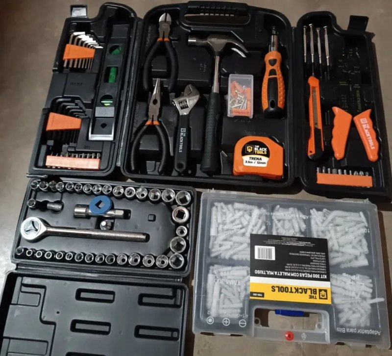 Kit Jogo De Ferramentas 129 Peças Com Jogo De 40 Soquetes Chaves E Kit 300 Peças Brocas E Buchas The Black Tools