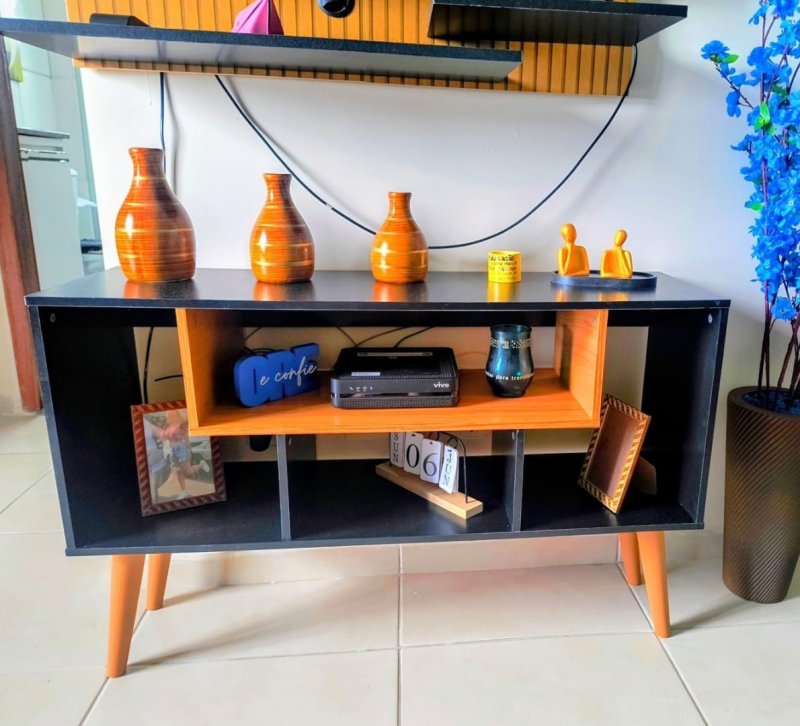 Rack Bancada Para Tv De Até 43 Polegadas Com Prateleira E Nichos Para Sala De Estar Casa Jd (Preto/Nature)