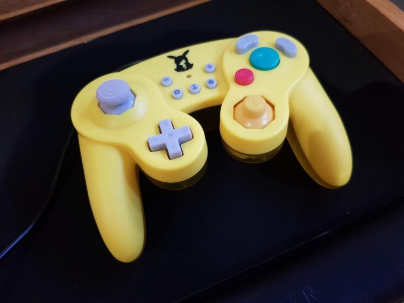 HORI Nintendo Switch Battle Pad Pikachu