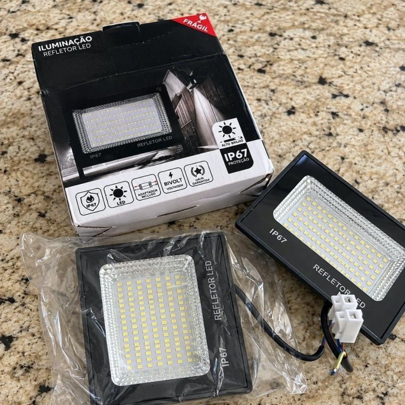Kit com 2 Refletores Super LED 400W Prova D'Água (127/220V)