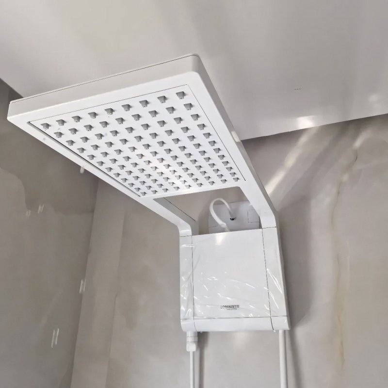 Chuveiro Lorenzetti Acqua Ultra Storm Branco Elétrico de Parede 7800W 220V