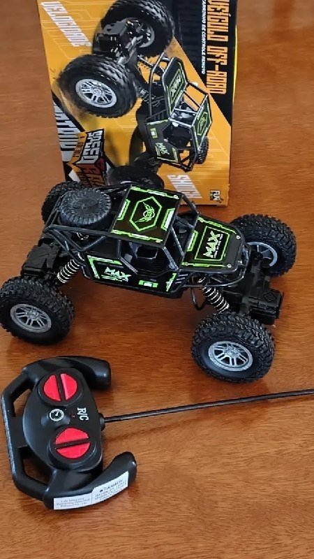 Carrinho Controle Remoto Jipe Carro Grande Off Road Com Bateria Recarregável Amortecedores Big Foot Estilo 4x4