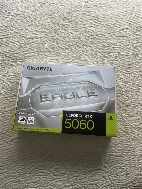 Placa De Vídeo Gigabyte RTX 5060 Eagle Ice OC 8GB GDDR7