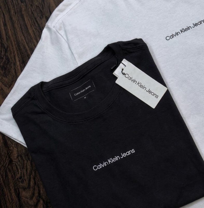 Camiseta Calvin Klein Masculina Flame Front Logo Preta