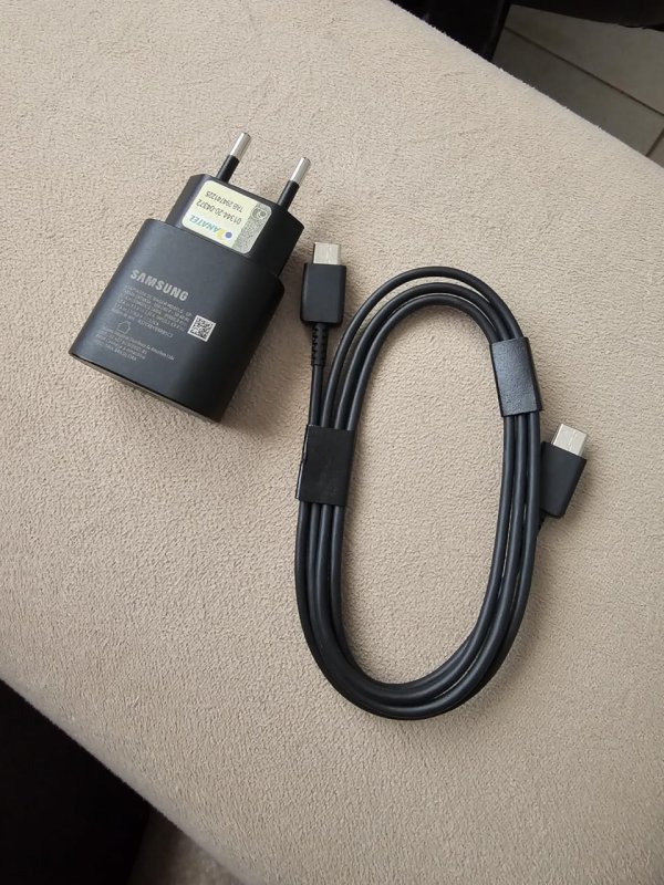 Carregador de parede Super Fast Charging 25W (COM CABO)